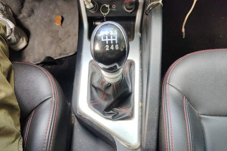 Used JAC Group Refine S3 2016 1.5L Manual Luxury Smart Premium Edition Gear Lever