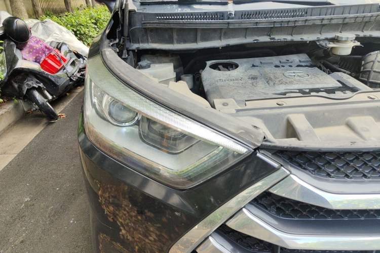 Used JAC Group Refine S3 2016 1.5L Manual Luxury Smart Premium Edition Right Front Headlight