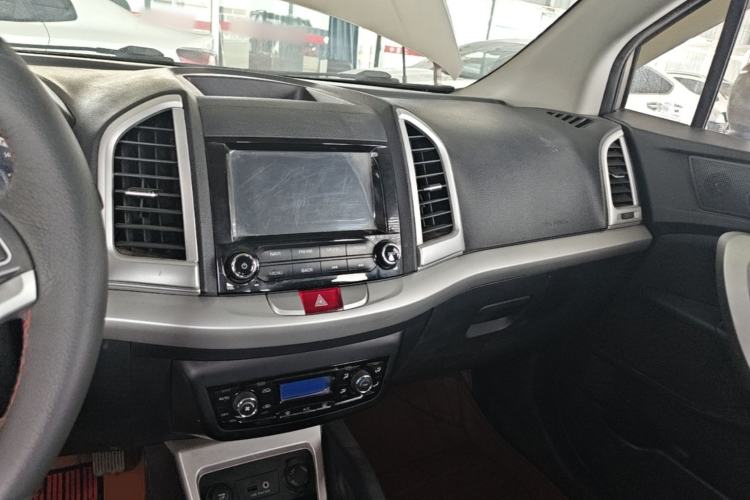Used JAC Group Refine S3 2016 1.5L Manual Luxury Smart Version Center Console