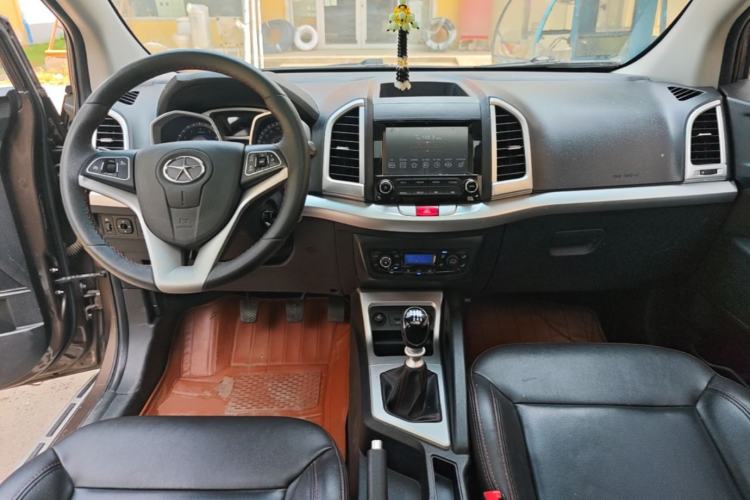 Used JAC Group Refine S3 2016 1.5L Manual Luxury Smart Version Center Console