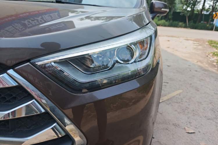Used JAC Group Refine S3 2016 1.5L Manual Luxury Smart Version Left Front Headlight