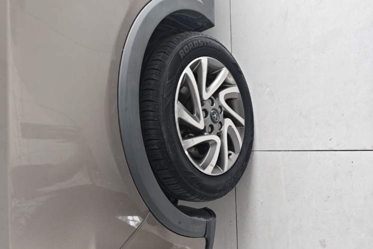 Used JAC Group Refine S3 2016 1.5L Manual Luxury Smart Version Left Front Wheel Hub
