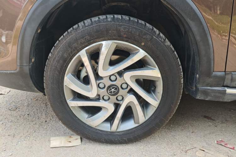 Used JAC Group Refine S3 2016 1.5L Manual Luxury Smart Version Left Front Wheel Hub