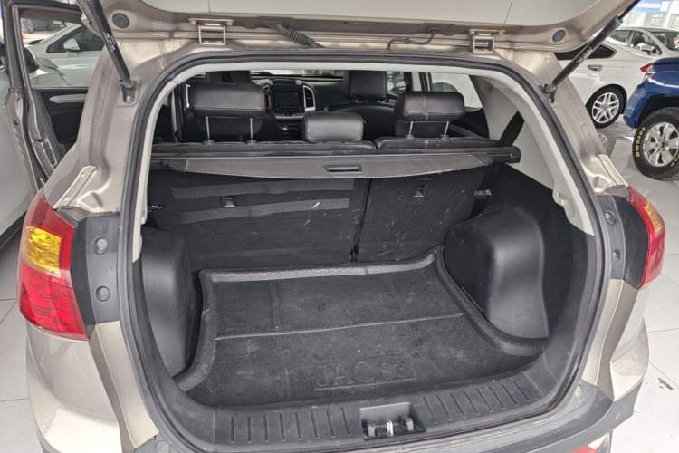 Used JAC Group Refine S3 2016 1.5L Manual Luxury Smart Version Trunk