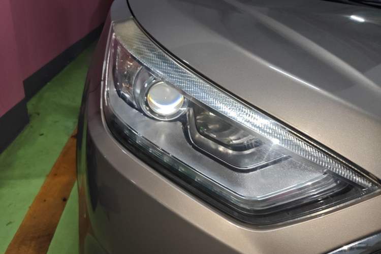 Used JAC Group Refine S3 2016 1.5L Manual Luxury Smart Version Right Front Headlight