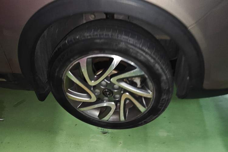 Used JAC Group Refine S3 2016 1.5L Manual Luxury Smart Version Right Front Wheel Hub