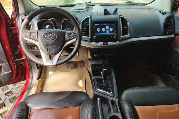 Used JAC Group Refine S3 2016 1.5L CVT Luxury Smart Version Center Console