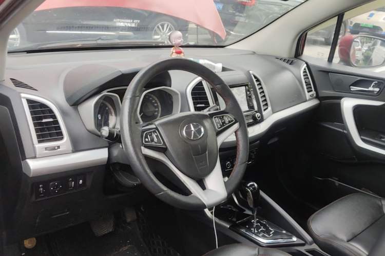 Used JAC Group Refine S3 2016 1.5L CVT Luxury Smart Version Center Console