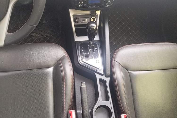 Used JAC Group Refine S3 2016 1.5L CVT Luxury Smart Version Gear Lever