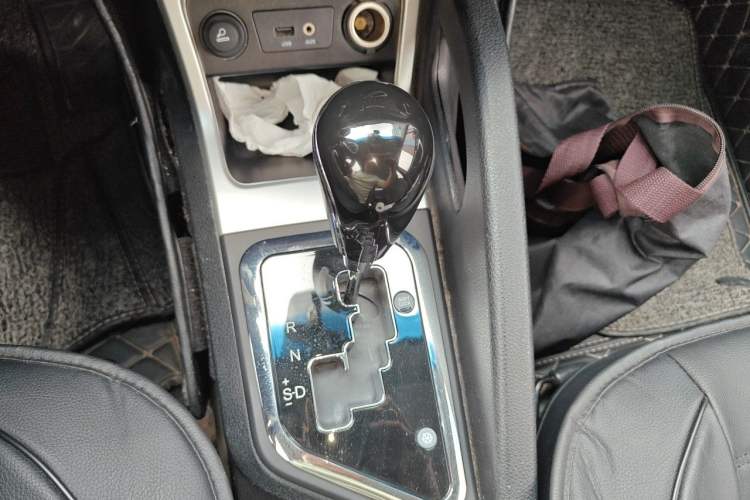 Used JAC Group Refine S3 2016 1.5L CVT Luxury Model Gear Lever