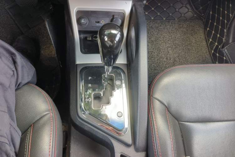 Used JAC Group Refine S3 2016 1.5L CVT Luxury Smart Version Gear Lever