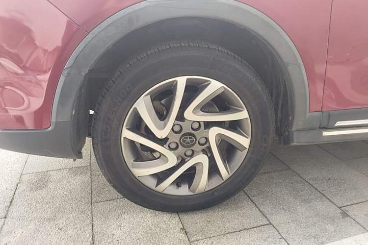Used JAC Group Refine S3 2016 1.5L CVT Luxury Smart Version Left Front Wheel Hub