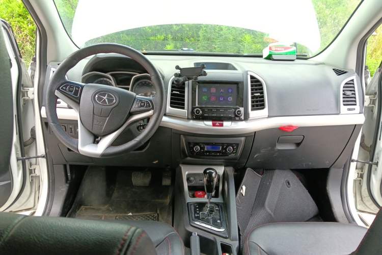 Used JAC Group Refine S3 2016 1.5L CVT Luxury Smart Version Center Console