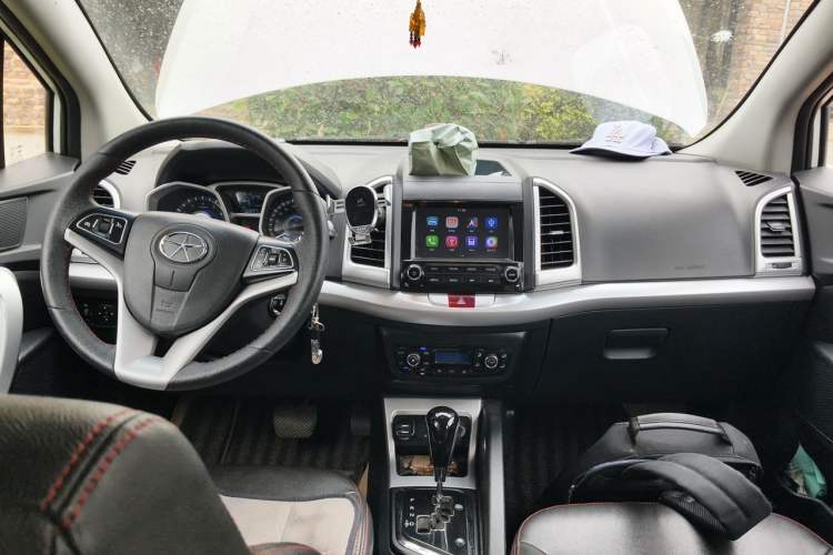 Used JAC Group Refine S3 2016 1.5L CVT Luxury Smart Version Center Console