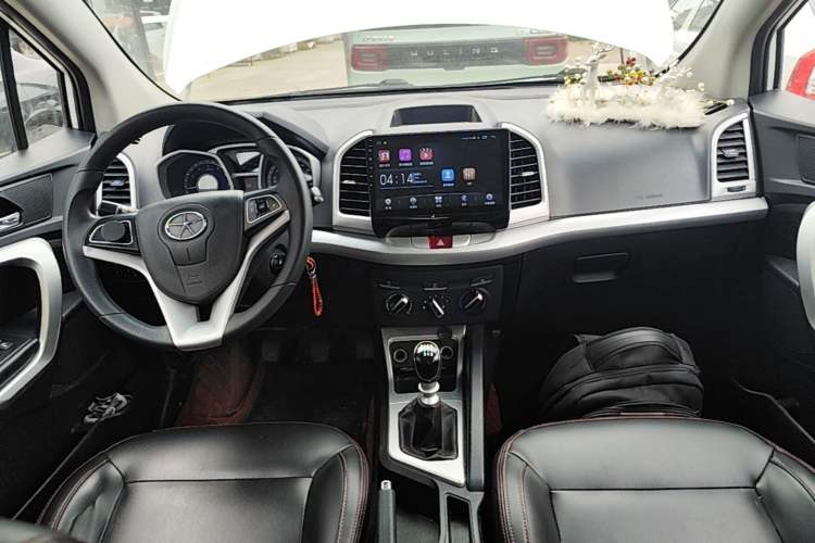 Used JAC Group Refine S3 2016 1.5L Manual Luxury Model Center Console
