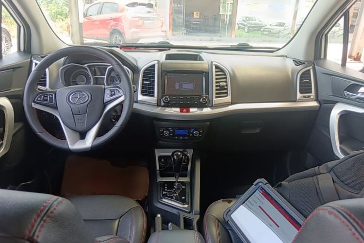 Used JAC Group Refine S3 2016 1.5L CVT Luxury Smart Version Center Console