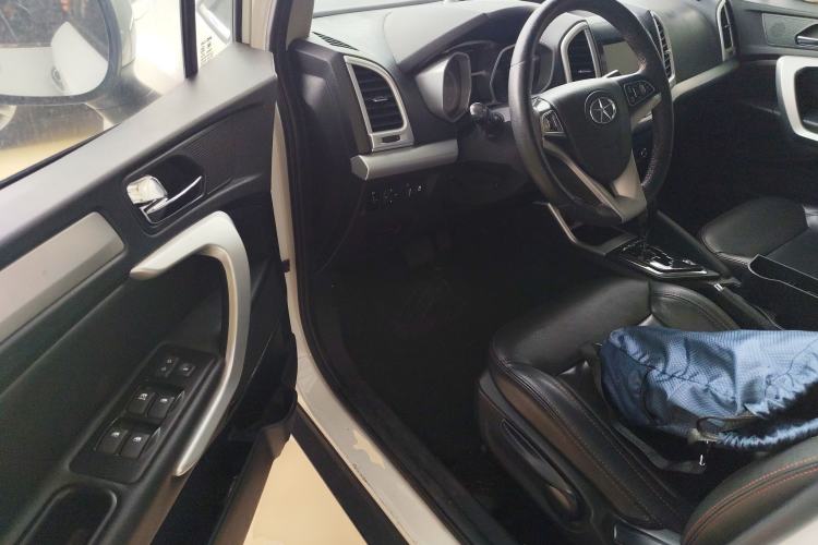 Used JAC Group Refine S3 2016 1.5L CVT Luxury Smart Version Driver Seat