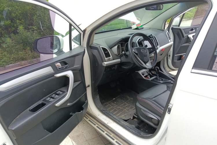 Used JAC Group Refine S3 2016 1.5L CVT Luxury Smart Version Driver Seat