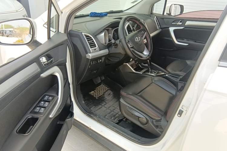 Used JAC Group Refine S3 2016 1.5L CVT Luxury Smart Version Driver Seat