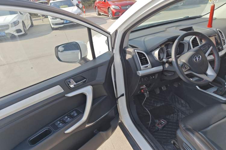 Used JAC Group Refine S3 2016 1.5L Manual Luxury Smart Version Driver Seat