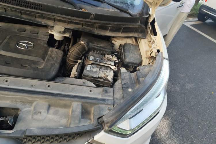Used JAC Group Refine S3 2016 1.5L Manual Luxury Model Engine Bay Left