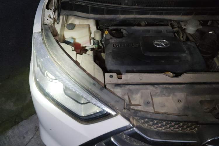 Used JAC Group Refine S3 2016 1.5L Manual Luxury Smart Version Engine Bay Right