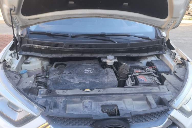 Used JAC Group Refine S3 2016 1.5L Manual Luxury Smart Version Engine Bay