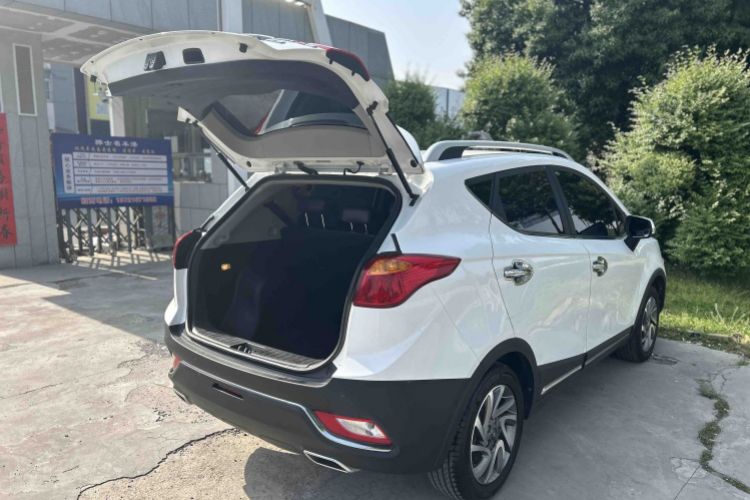 Used JAC Group Refine S3 2016 1.5L Manual Luxury Smart Version Exterior 9