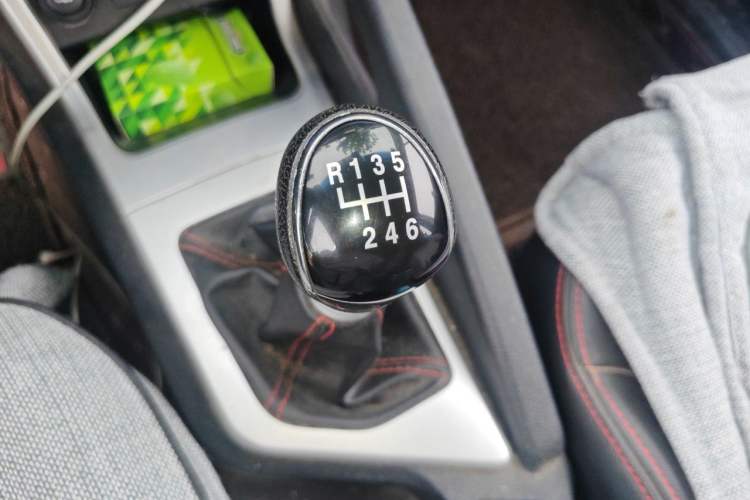 Used JAC Group Refine S3 2016 1.5L Manual Luxury Smart Version Gear Lever