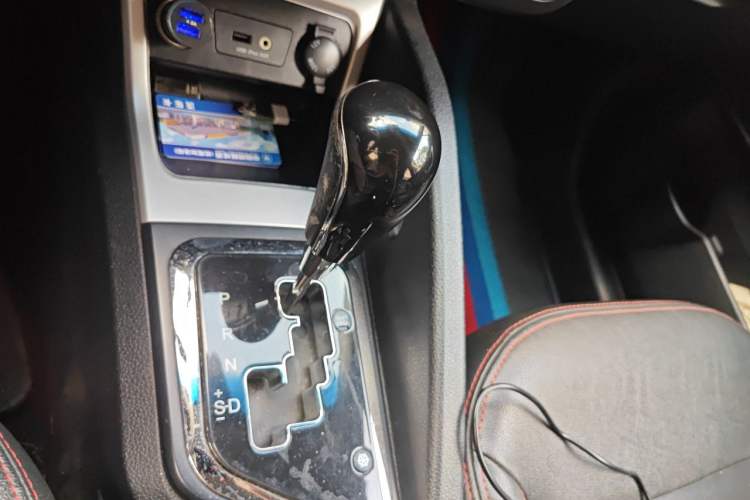 Used JAC Group Refine S3 2016 1.5L CVT Luxury Smart Version Gear Lever