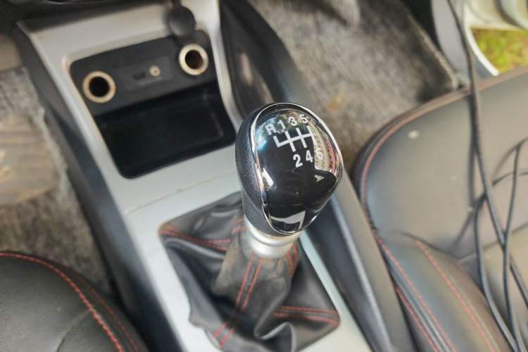 Used JAC Group Refine S3 2016 1.5L Manual Luxury Smart Version Gear Lever