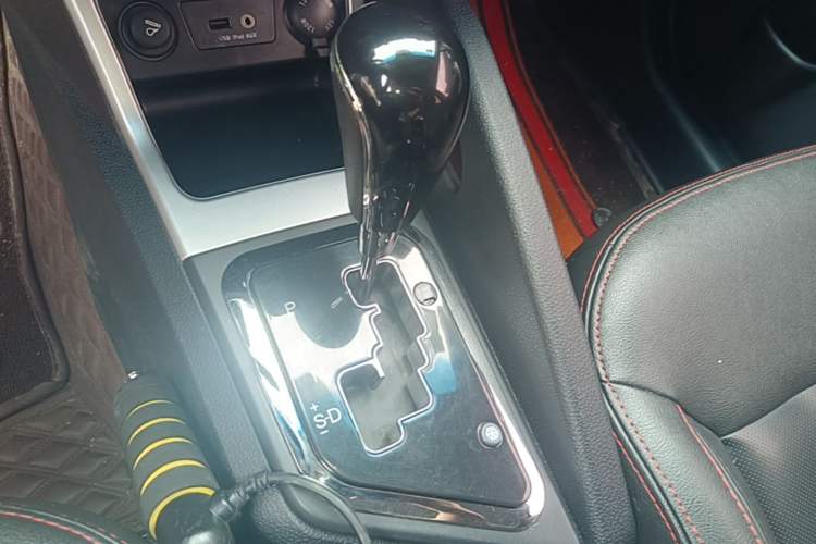 Used JAC Group Refine S3 2016 1.5L CVT Luxury Smart Version Gear Lever