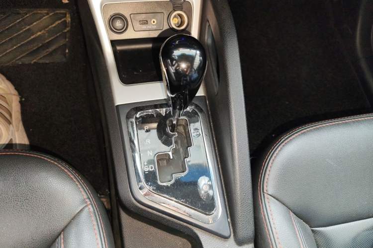 Used JAC Group Refine S3 2016 1.5L CVT Luxury Smart Version Gear Lever