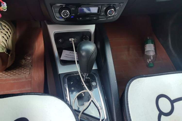 Used JAC Group Refine S3 2016 1.5L CVT Luxury Smart Version Gear Lever