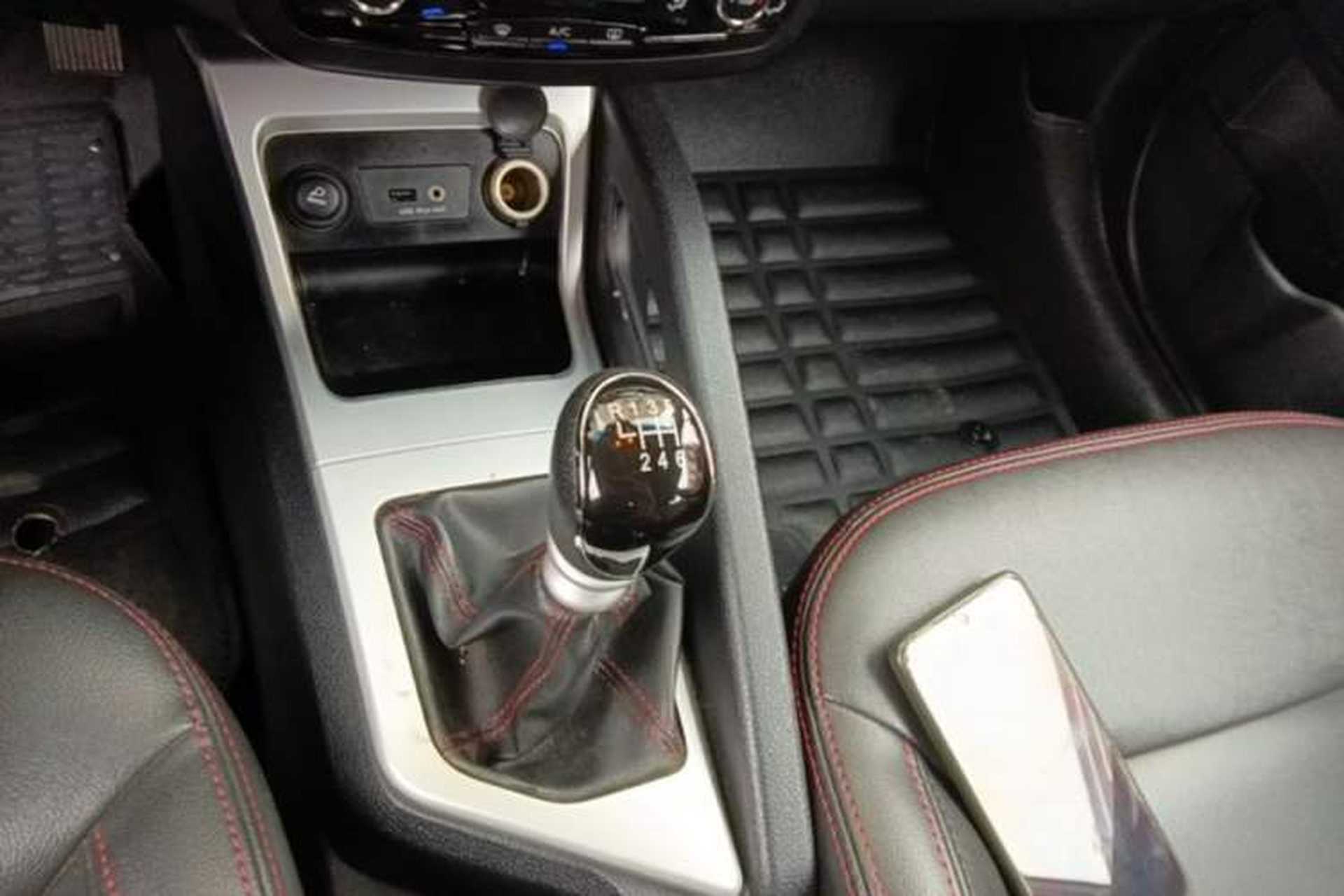 Used JAC Group Refine S3 2016 1.5L Manual Luxury Smart Version Gear Lever