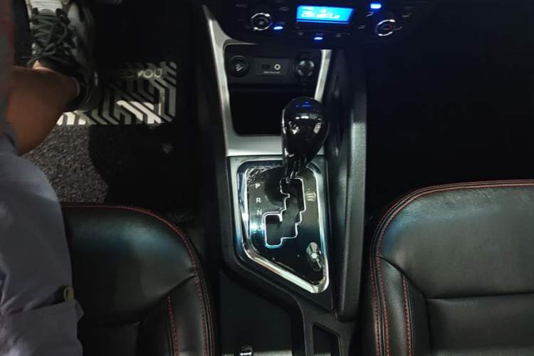 Used JAC Group Refine S3 2016 1.5L CVT Luxury Smart Premium Edition Gear Lever