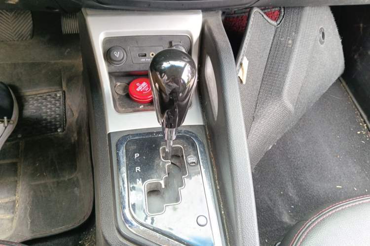 Used JAC Group Refine S3 2016 1.5L CVT Luxury Smart Version Gear Lever