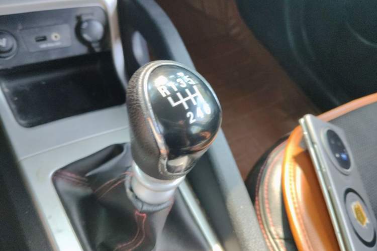 Used JAC Group Refine S3 2016 1.5L Manual Luxury Smart Version Gear Lever