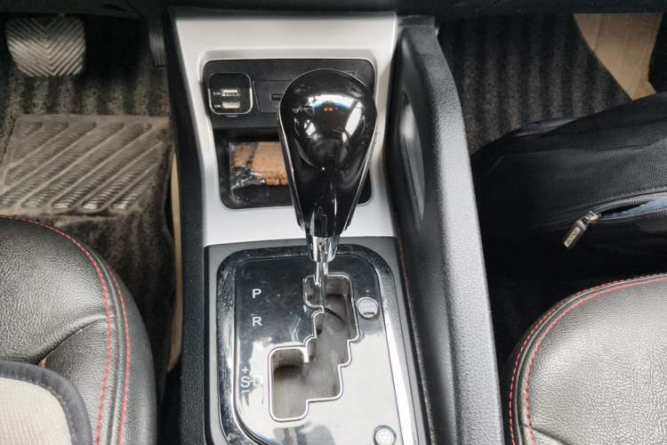 Used JAC Group Refine S3 2016 1.5L CVT Luxury Smart Version Gear Lever