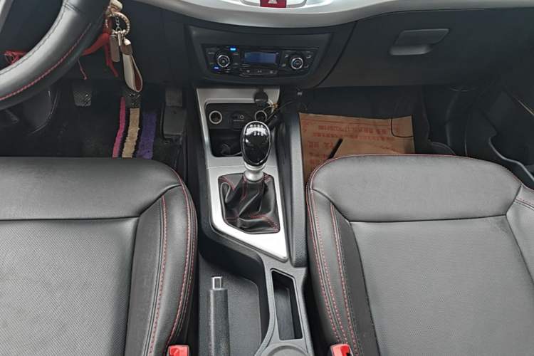 Used JAC Group Refine S3 2016 1.5L Manual Luxury Smart Version Gear Lever