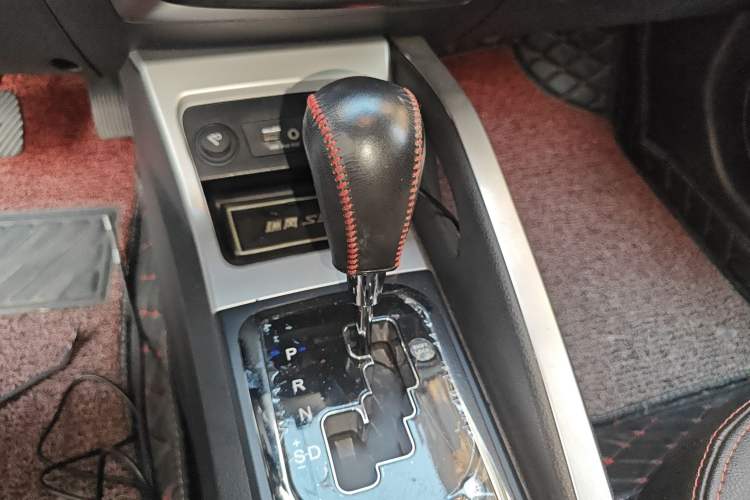 Used JAC Group Refine S3 2016 1.5L CVT Luxury Smart Premium Edition Gear Lever