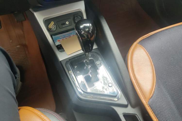 Used JAC Group Refine S3 2016 1.5L CVT Luxury Smart Version Gear Lever