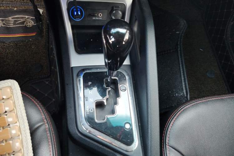 Used JAC Group Refine S3 2016 1.5L CVT Luxury Smart Version Gear Lever
