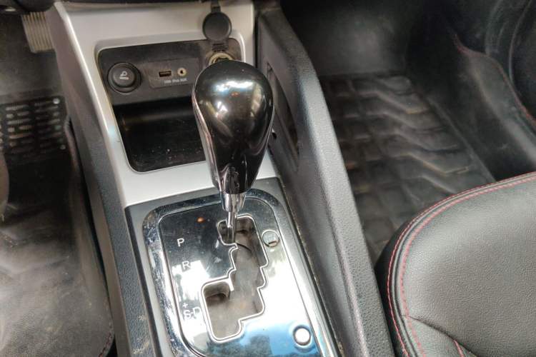 Used JAC Group Refine S3 2016 1.5L CVT Luxury Smart Version Gear Lever