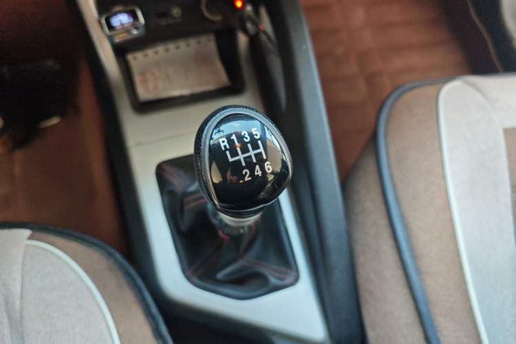 Used JAC Group Refine S3 2016 1.5L Manual Luxury Smart Version Gear Lever
