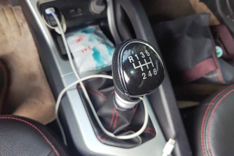 Used JAC Group Refine S3 2016 1.5L Manual Luxury Smart Version Gear Lever