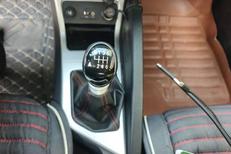 Used JAC Group Refine S3 2016 1.5L Manual Luxury Model Gear Lever