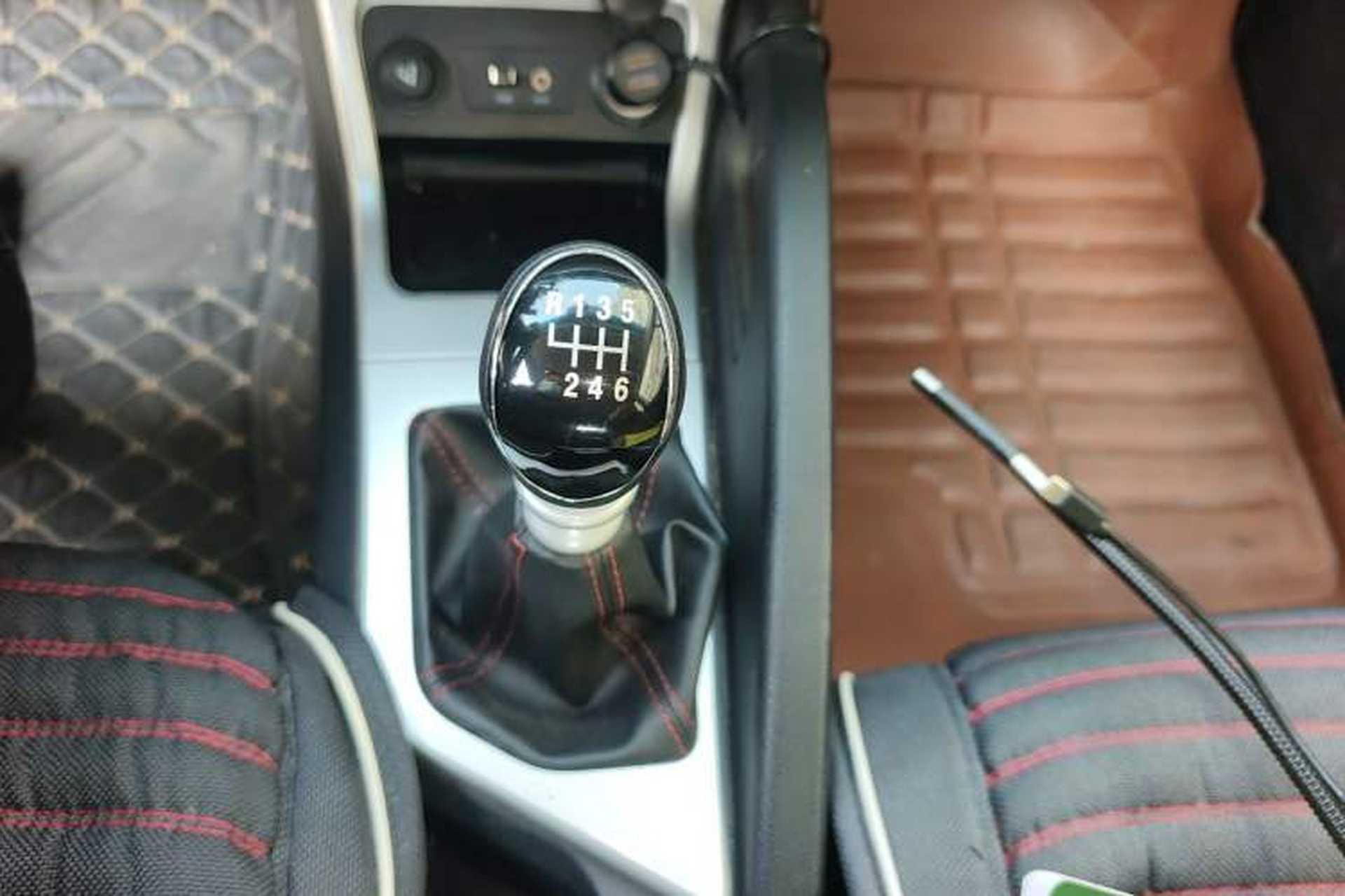 Used JAC Group Refine S3 2016 1.5L Manual Luxury Model Gear Lever
