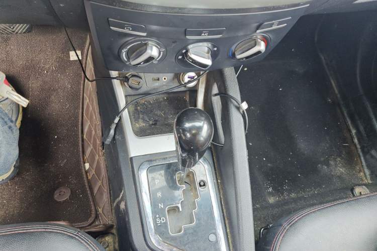 Used JAC Group Refine S3 2016 1.5L CVT Luxury Model Gear Lever