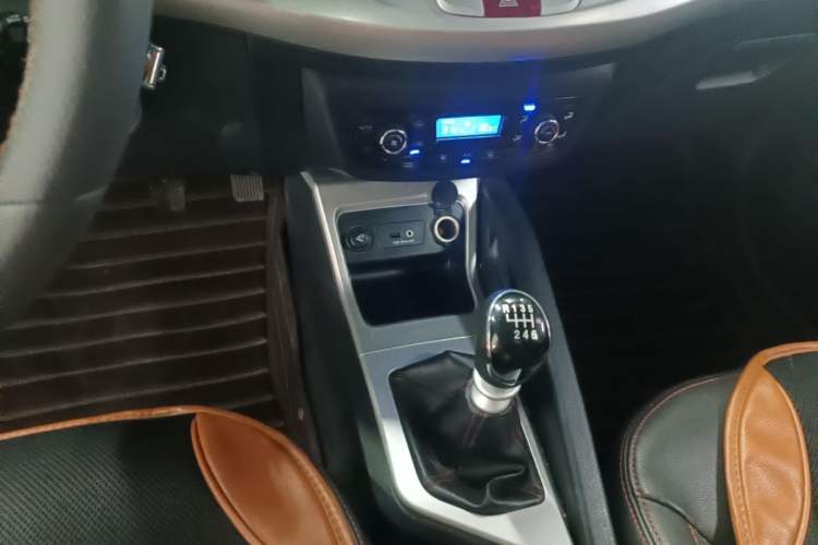Used JAC Group Refine S3 2016 1.5L Manual Luxury Smart Version Gear Lever